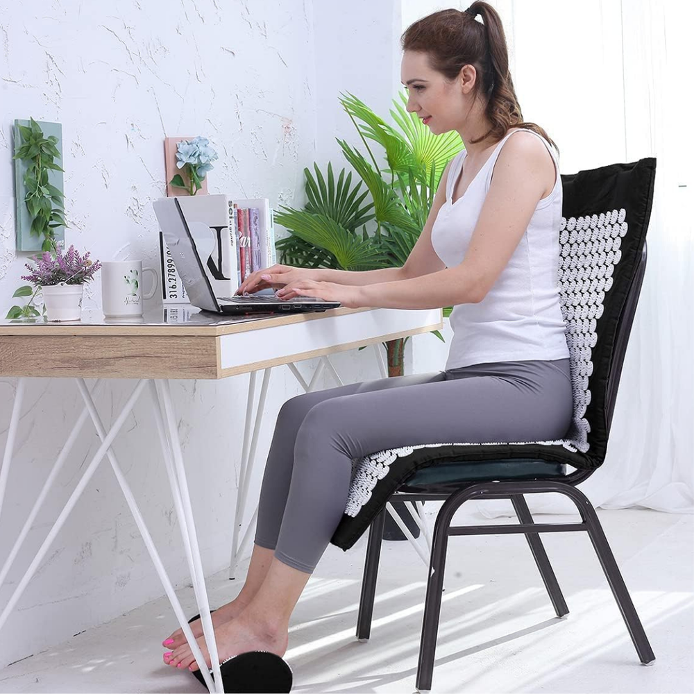 Soothe Steps full body acupressure mat with pillow